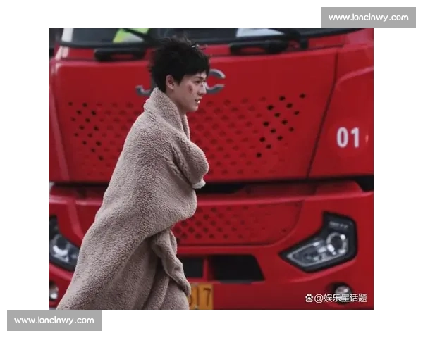 李昀锐邢武篮球路透释出!红色球服点燃体育生荷尔蒙风暴