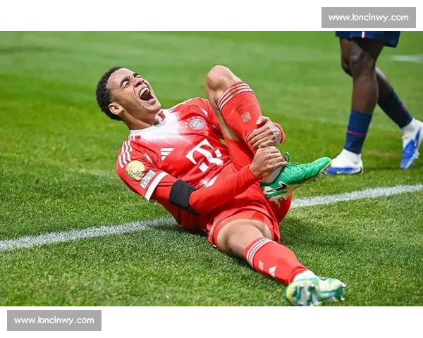 穆西亚拉正式接过拜仁 10 号！世俱杯八强战在即，新篇章蓄势待发